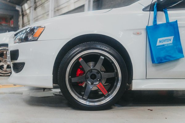 Comment choisir un filtre à air performant pour une voiture de rallye?